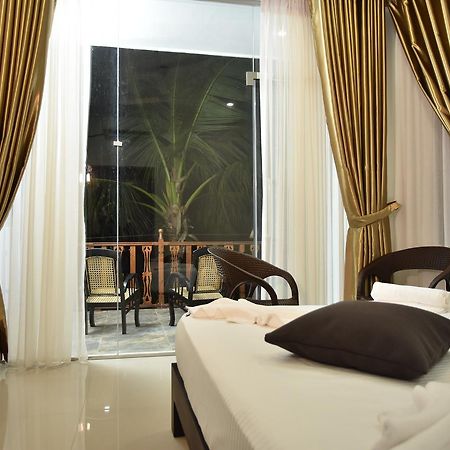 Lochana Beach Hotel Ettukala Extérieur photo