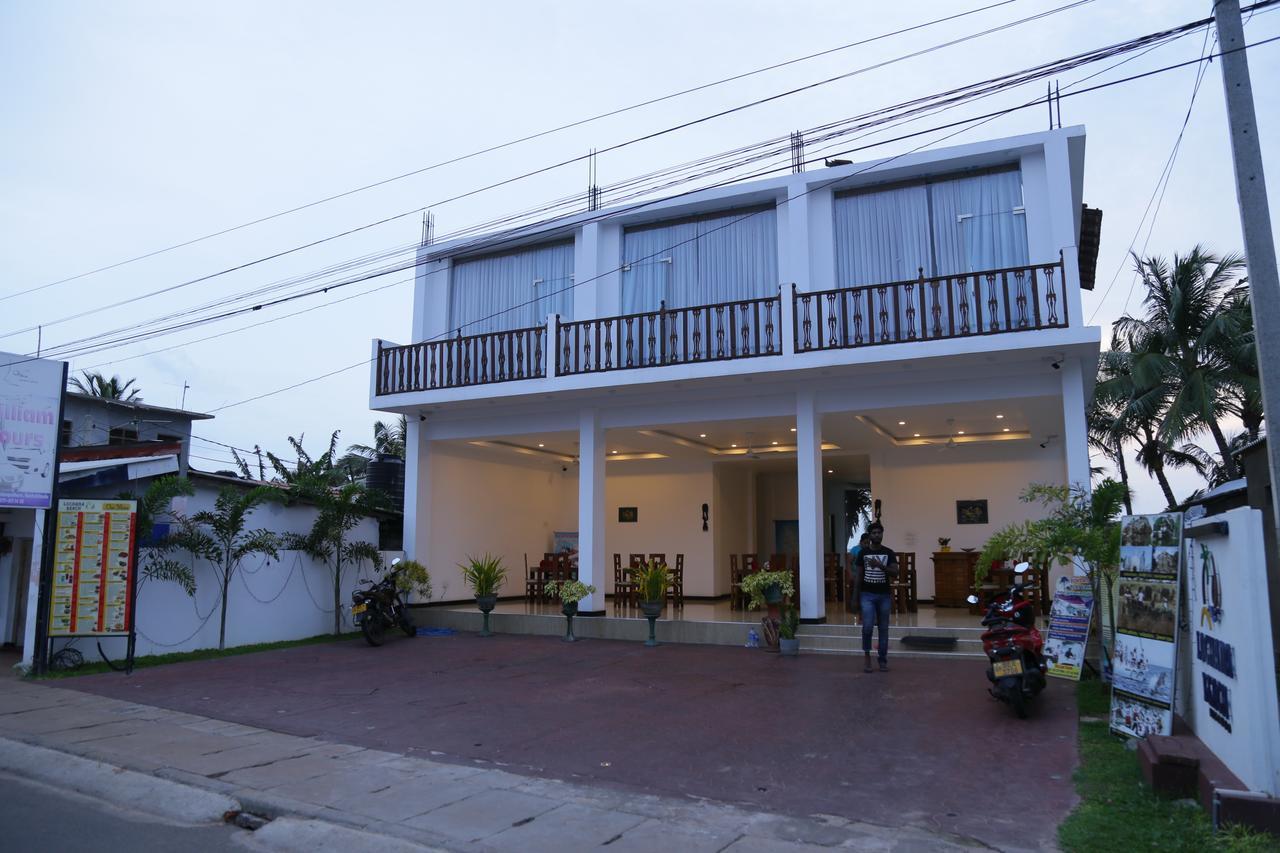 Lochana Beach Hotel Ettukala Extérieur photo