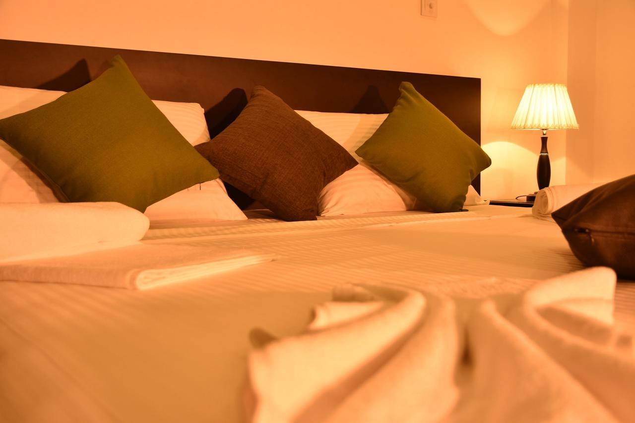 Lochana Beach Hotel Ettukala Extérieur photo