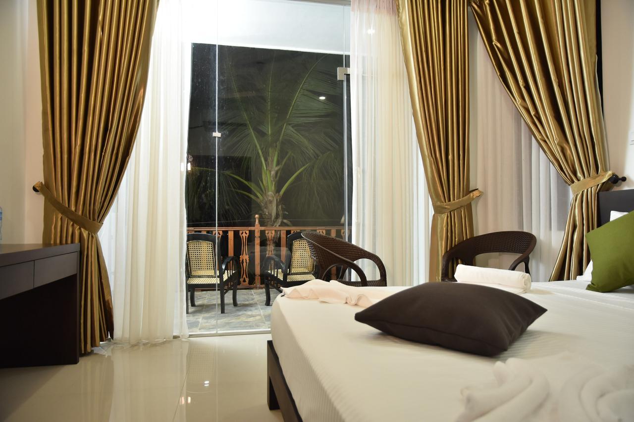 Lochana Beach Hotel Ettukala Extérieur photo